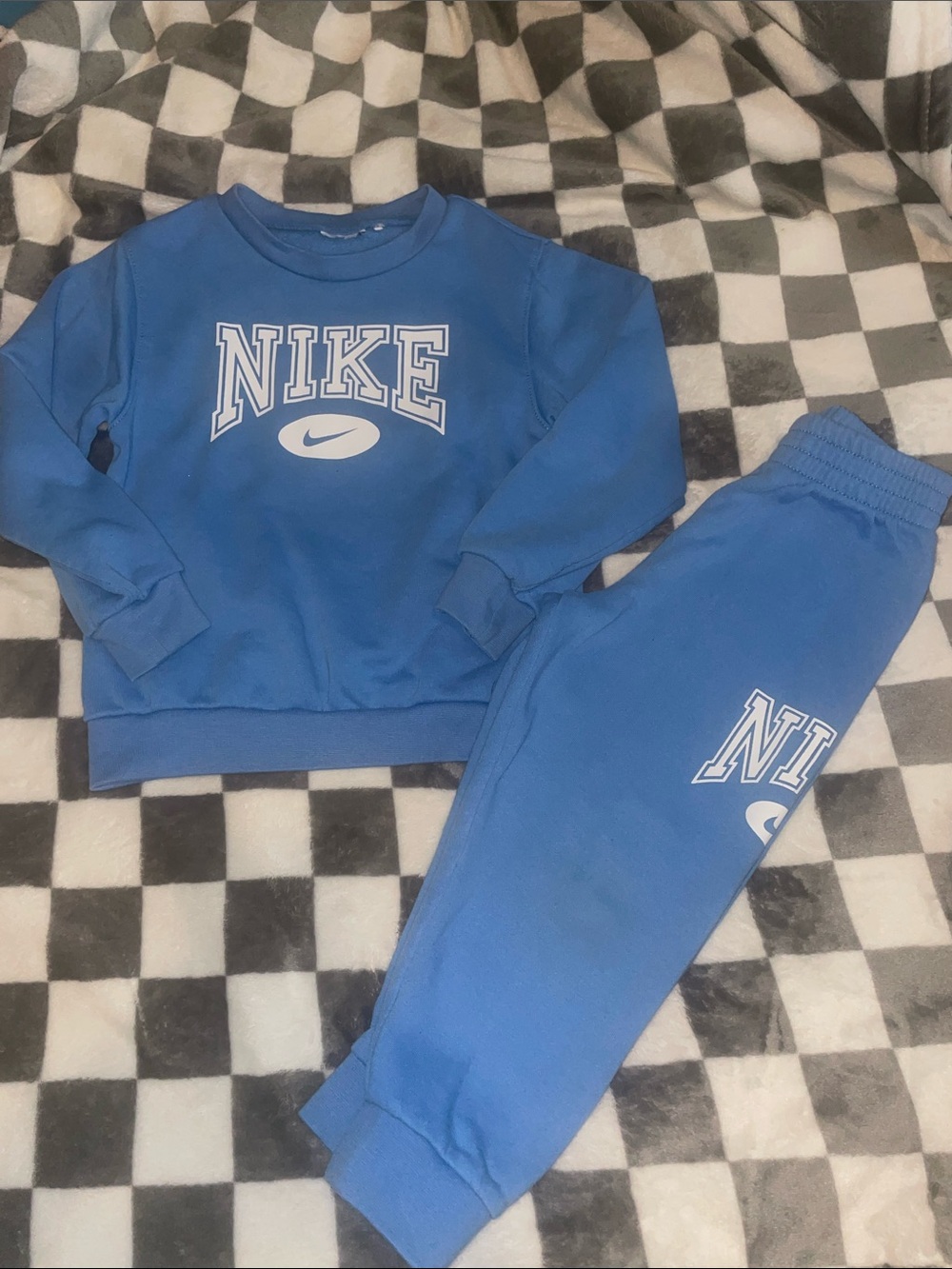 4 total Nike/ Under Armour sweat sets  size 4T one size 4. - Picture 3 of 5